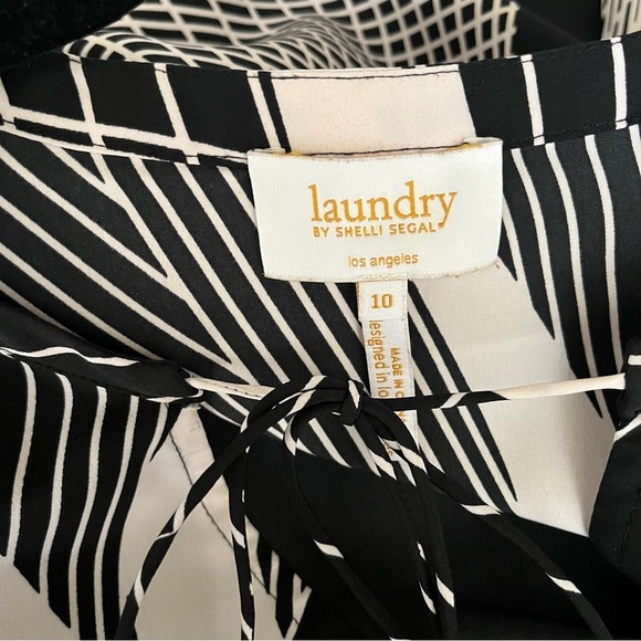 Laundry by Shelli Segal Top Women's Size 10 Black Rose Keyhole Tie Neck Long Slv - Picture 6 of 6